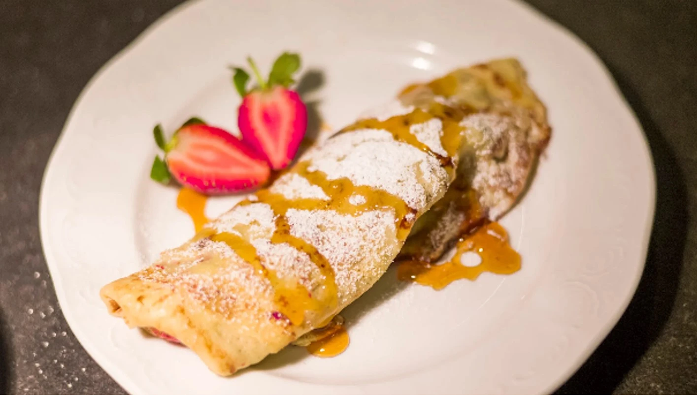 Pannenkoeken met jamvulling als ontbijt
